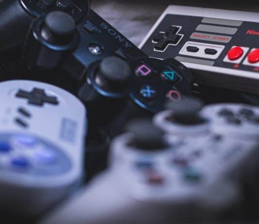 Online Entertainment (Pros and Cons)